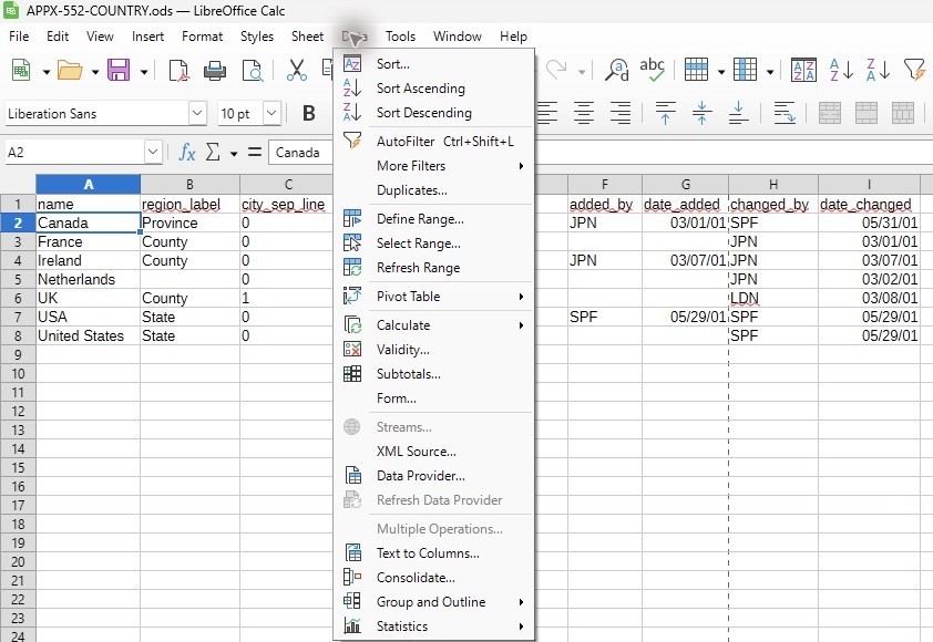 Refresh the imported database range from its saved query.